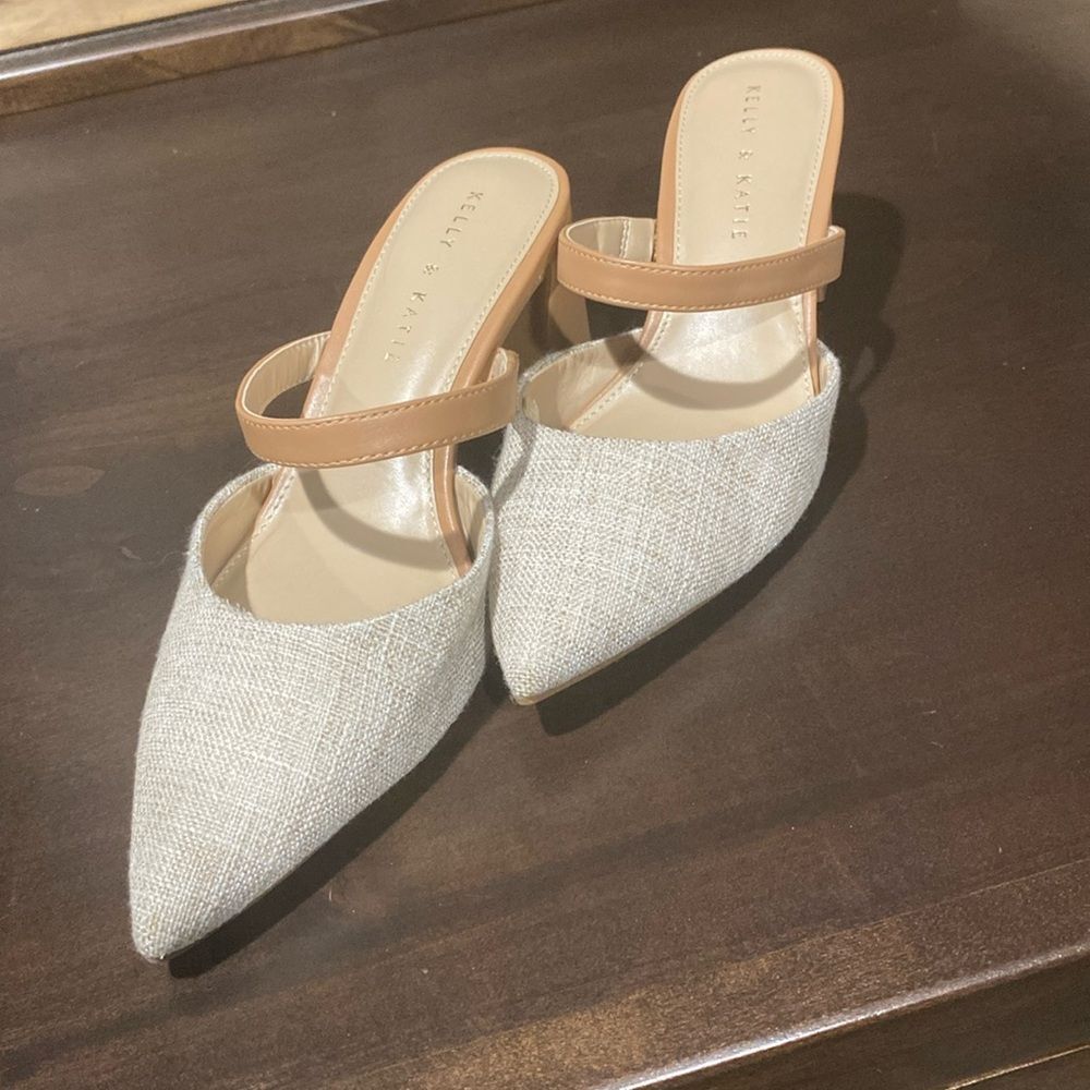 Kelly & Katie Nikiti Mule Beige Stacked Heel Size 9